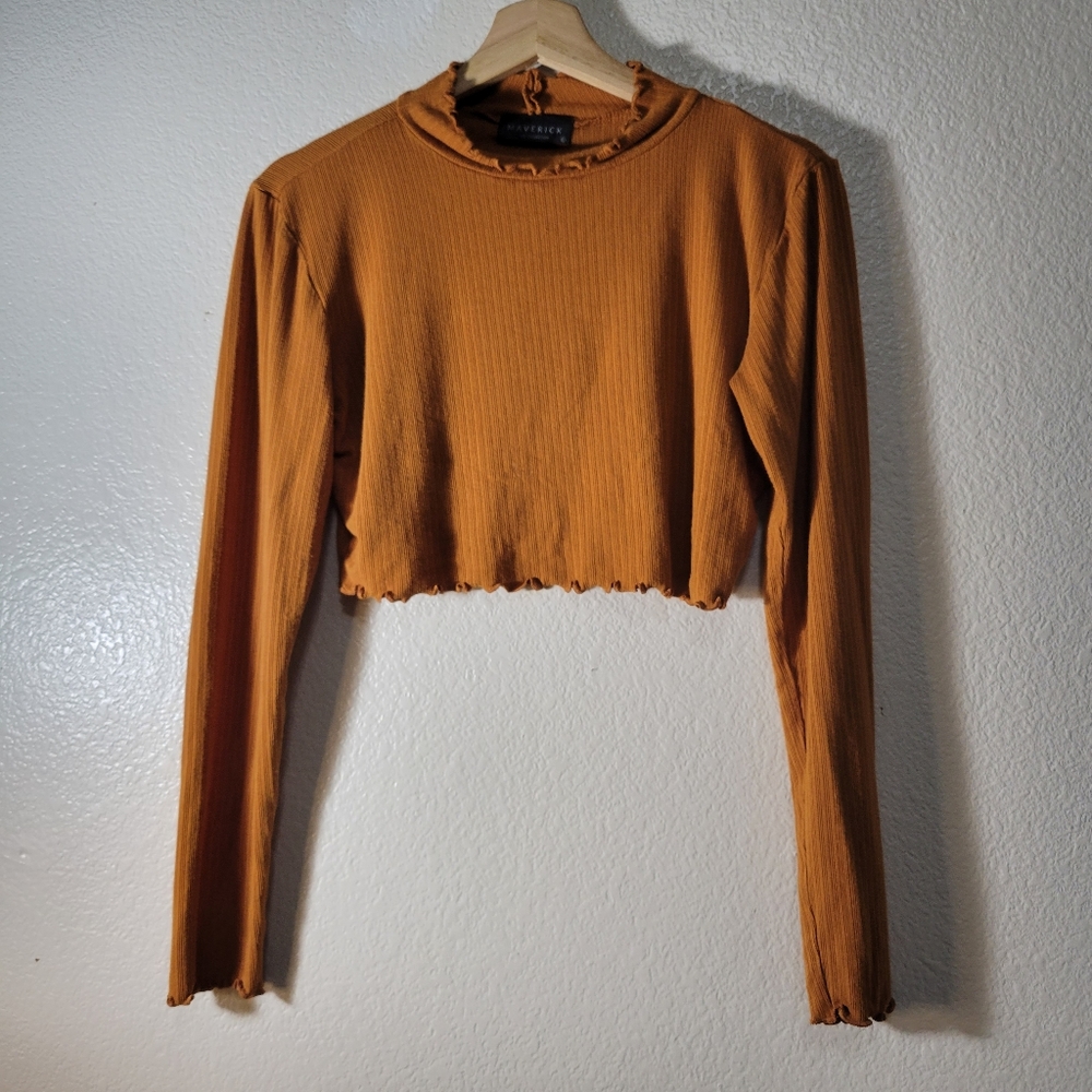 Maverick  Crop Top Long Sleeve